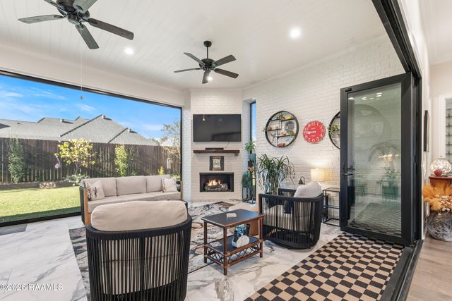 106 Winthorpe, Lafayette, LA 70503