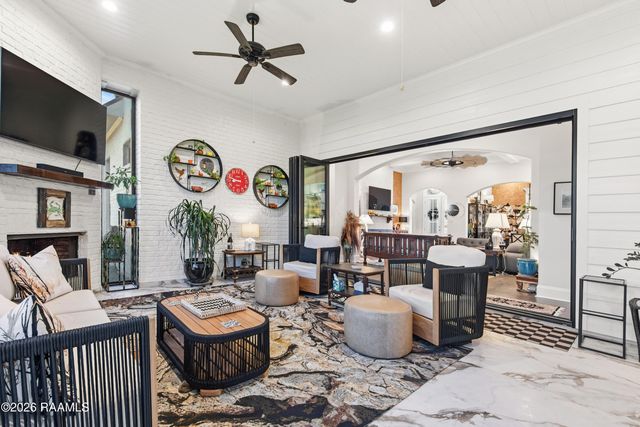 106 Winthorpe, Lafayette, LA 70503