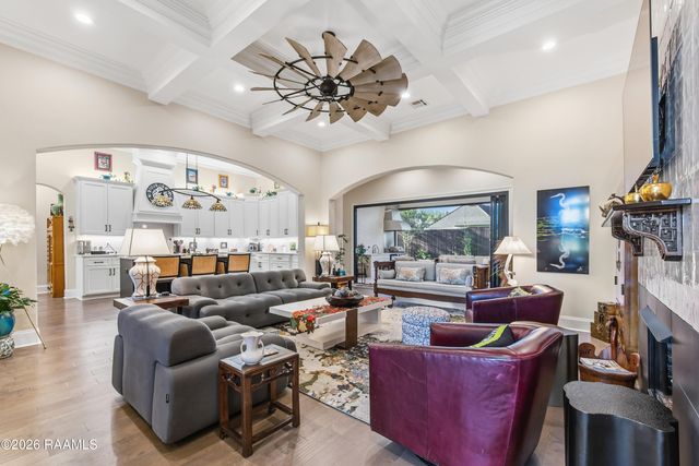 106 Winthorpe, Lafayette, LA 70503