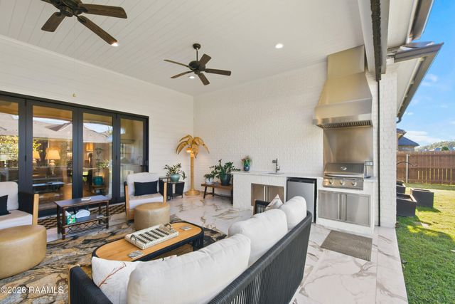 106 Winthorpe, Lafayette, LA 70503