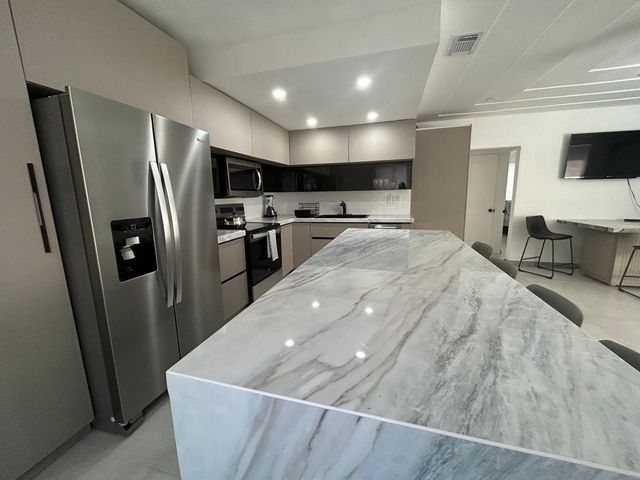 217 SW 15th Street, Fort Lauderdale, FL 33315