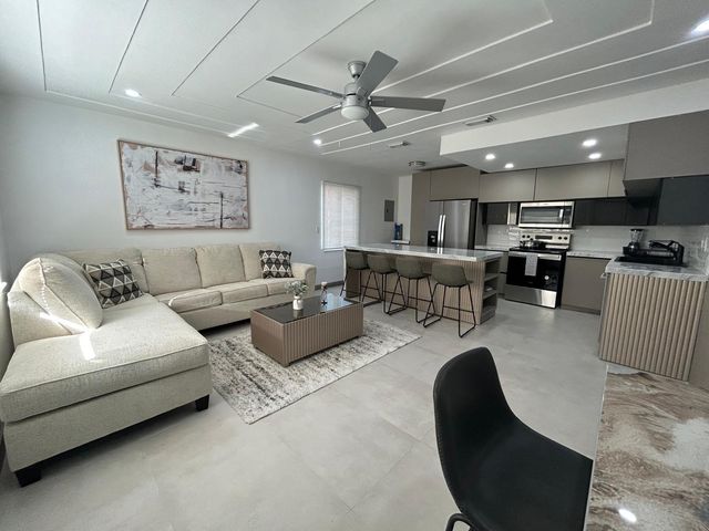 217 SW 15th Street, Fort Lauderdale, FL 33315