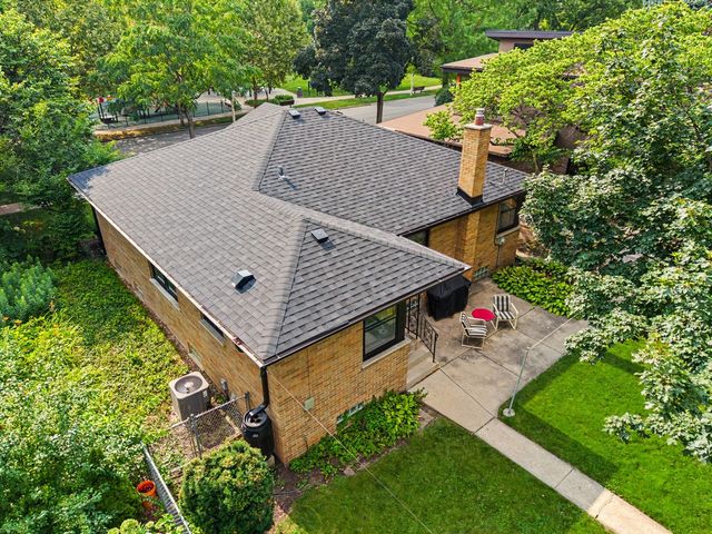 1112 S Maple Avenue, Oak Park, IL 60304