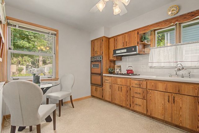 1112 S Maple Avenue, Oak Park, IL 60304