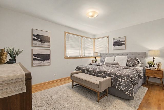 1112 S Maple Avenue, Oak Park, IL 60304
