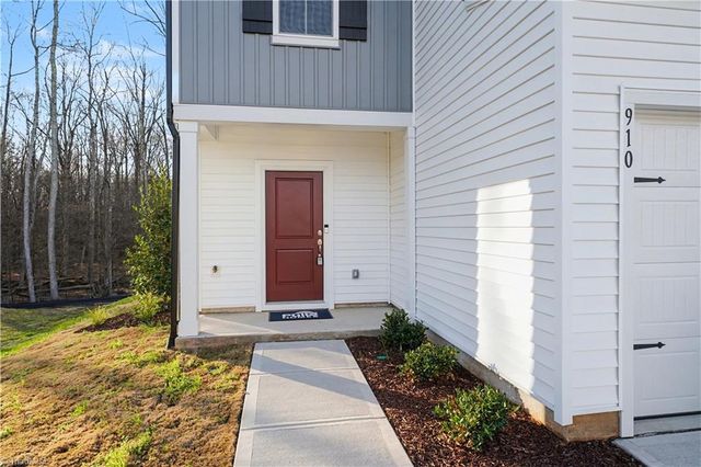 910 Plum Creek Place, Greensboro, NC 27405