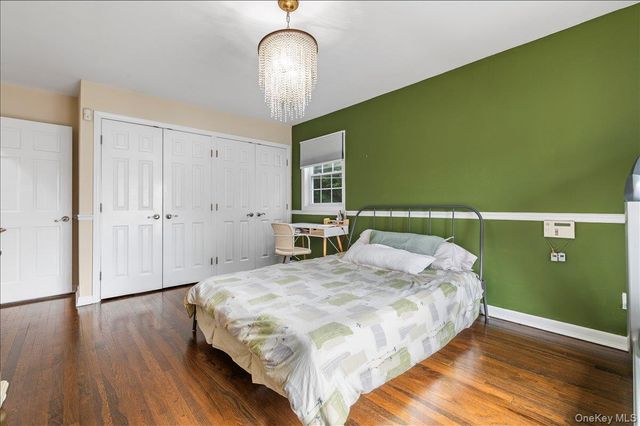 9 Delaware Avenue, Jericho, NY 11753