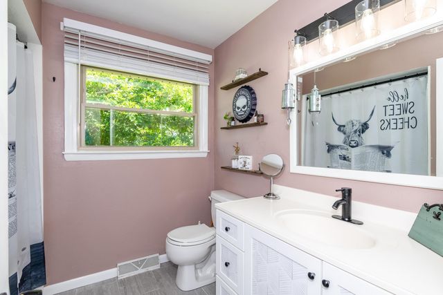1566 Grimes Avenue, Urbana, OH 43078