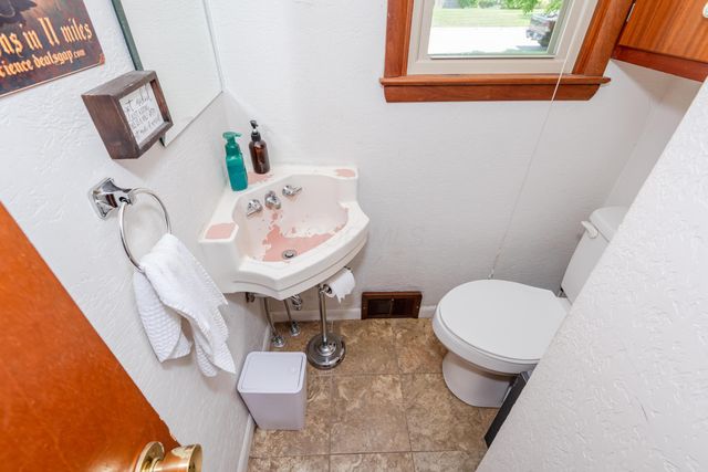 1566 Grimes Avenue, Urbana, OH 43078