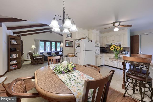 2830 COUNTRYSIDE DR, Lancaster, PA 17601