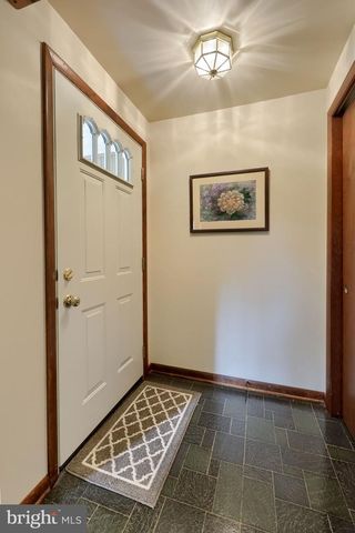 2830 COUNTRYSIDE DR, Lancaster, PA 17601