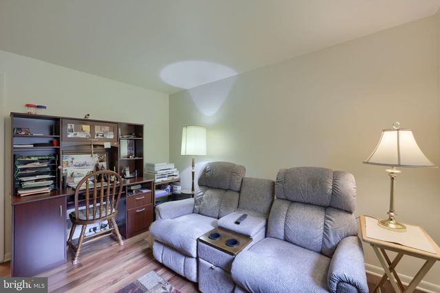 2830 COUNTRYSIDE DR, Lancaster, PA 17601