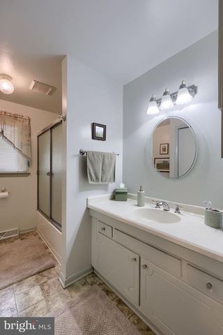 2830 COUNTRYSIDE DR, Lancaster, PA 17601