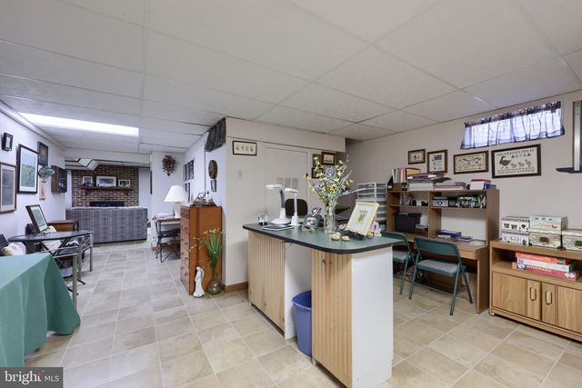 2830 COUNTRYSIDE DR, Lancaster, PA 17601