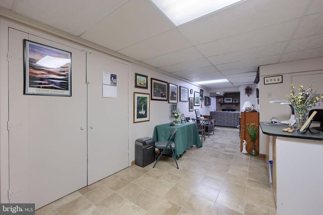 2830 COUNTRYSIDE DR, Lancaster, PA 17601