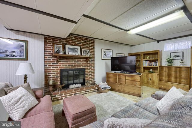 2830 COUNTRYSIDE DR, Lancaster, PA 17601