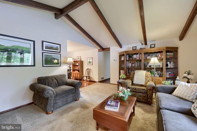 2830 COUNTRYSIDE DR, Lancaster, PA 17601