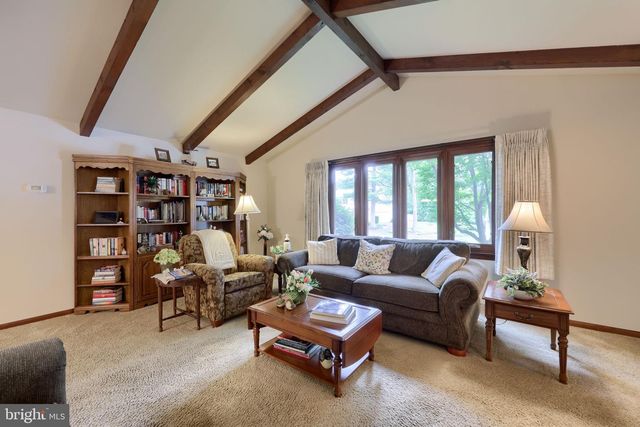 2830 COUNTRYSIDE DR, Lancaster, PA 17601
