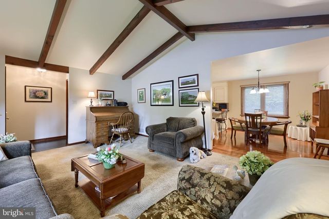 2830 COUNTRYSIDE DR, Lancaster, PA 17601