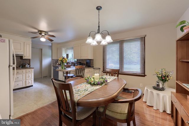 2830 COUNTRYSIDE DR, Lancaster, PA 17601