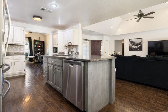 1810 Cypress Street, Paragould, AR 72450
