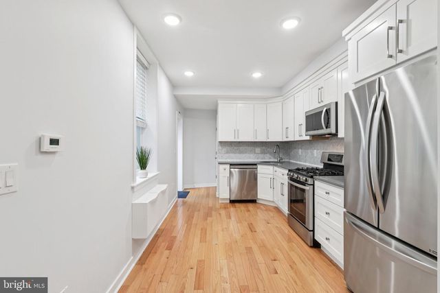 2019 W GIRARD AVE, Philadelphia, PA 19130