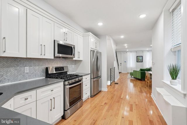 2019 W GIRARD AVE, Philadelphia, PA 19130