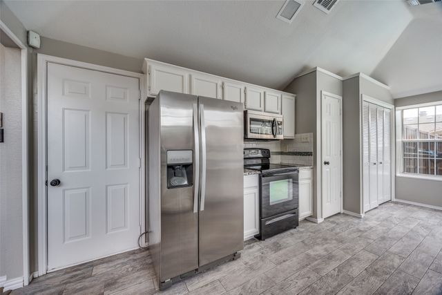 2102 Overview Lane, Garland, TX 75044