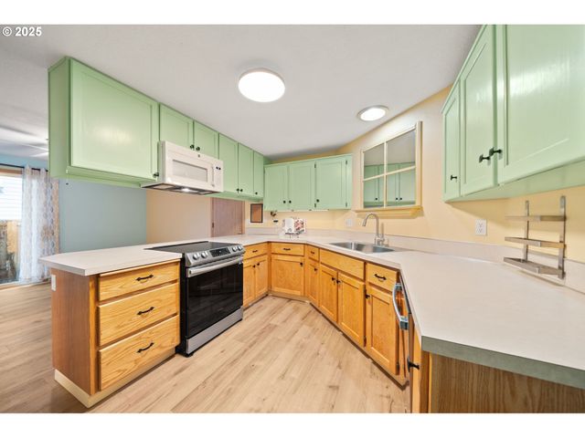 17811 Se 23RD St, Vancouver, WA 98683