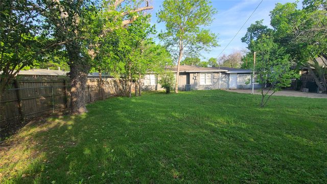 4653 Selkirk Drive, Fort Worth, TX 76109