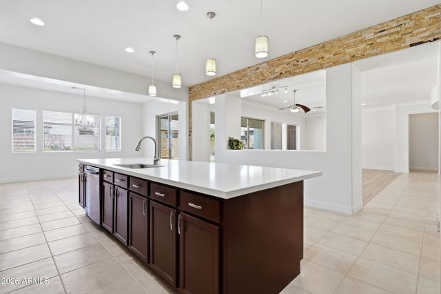 7556 W CRYSTAL Road, Glendale, AZ 85308