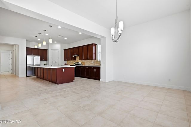 7556 W CRYSTAL Road, Glendale, AZ 85308