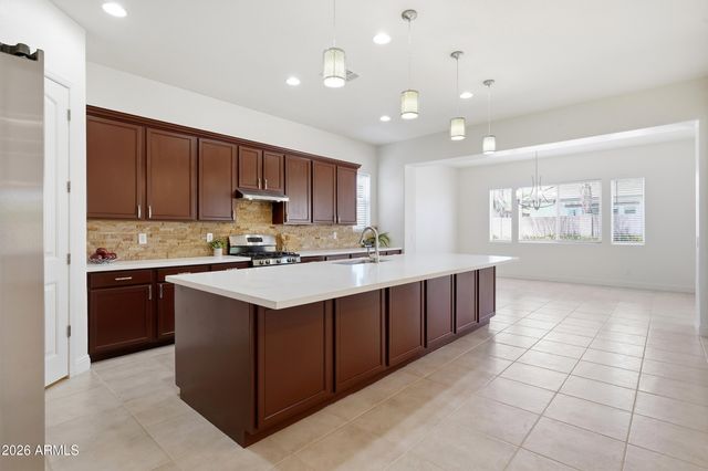 7556 W CRYSTAL Road, Glendale, AZ 85308