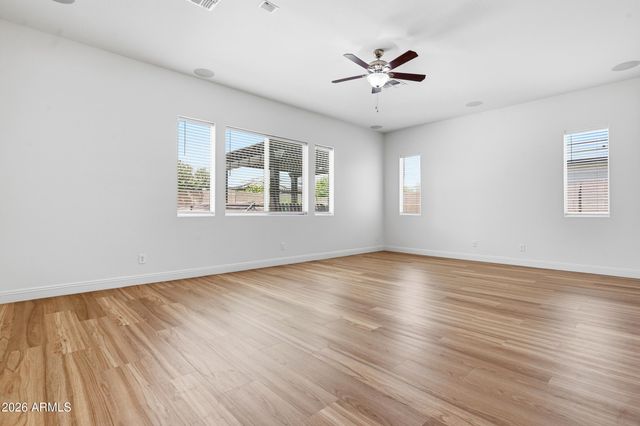 7556 W CRYSTAL Road, Glendale, AZ 85308