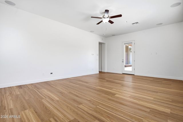 7556 W CRYSTAL Road, Glendale, AZ 85308