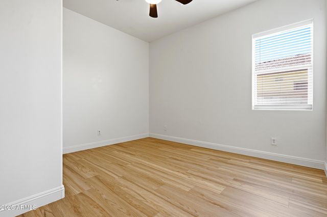 7556 W CRYSTAL Road, Glendale, AZ 85308