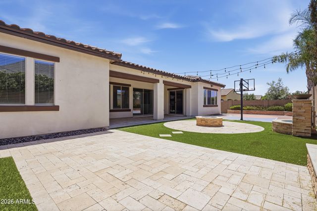 7556 W CRYSTAL Road, Glendale, AZ 85308