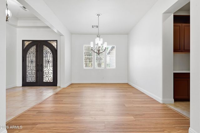 7556 W CRYSTAL Road, Glendale, AZ 85308