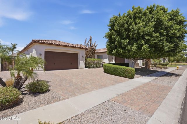 7556 W CRYSTAL Road, Glendale, AZ 85308