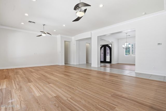 7556 W CRYSTAL Road, Glendale, AZ 85308