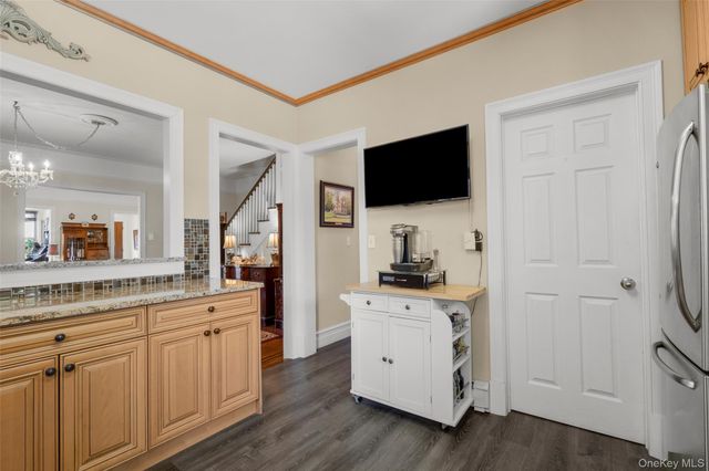 15 E 235th Street, Bronx, NY 10470