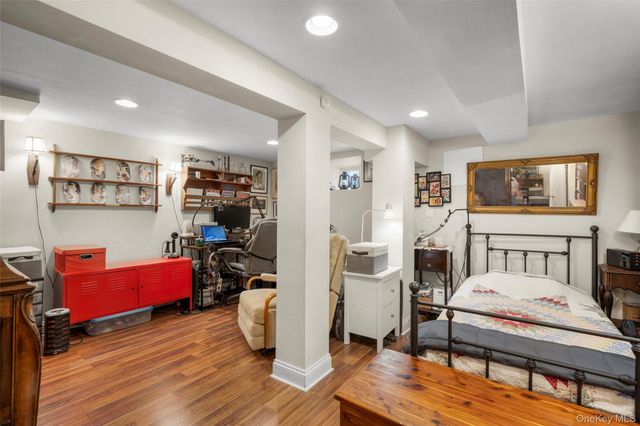 15 E 235th Street, Bronx, NY 10470