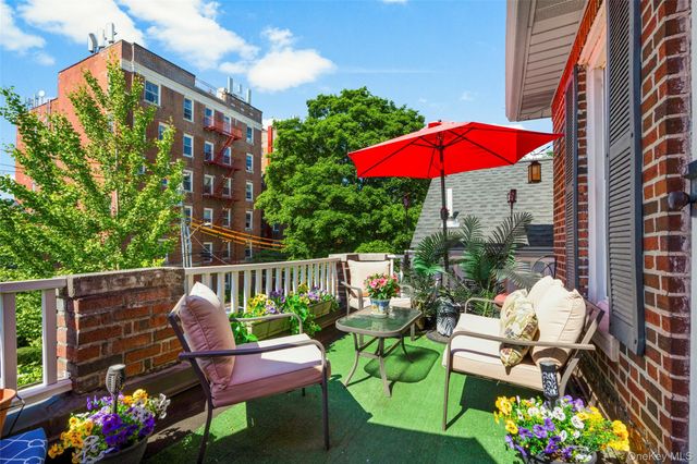 15 E 235th Street, Bronx, NY 10470