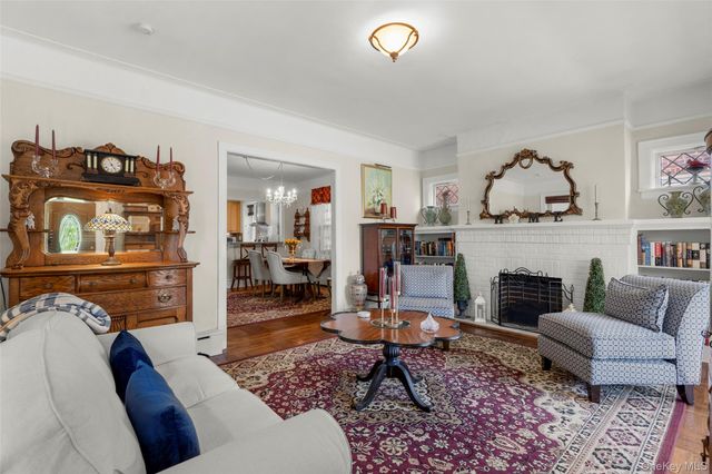 15 E 235th Street, Bronx, NY 10470