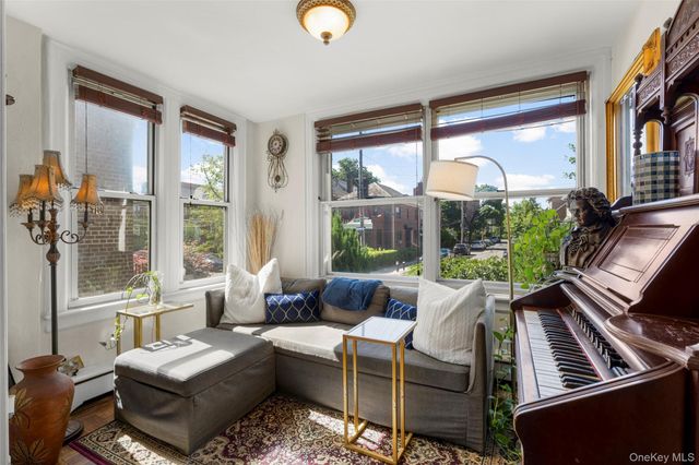 15 E 235th Street, Bronx, NY 10470
