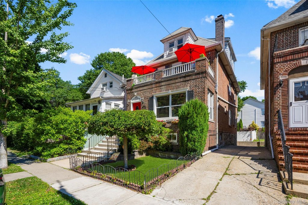 15 E 235th Street, Bronx, NY 10470