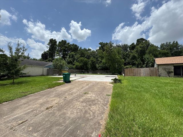 8715 Victoria Forest Drive, Houston, TX 77088