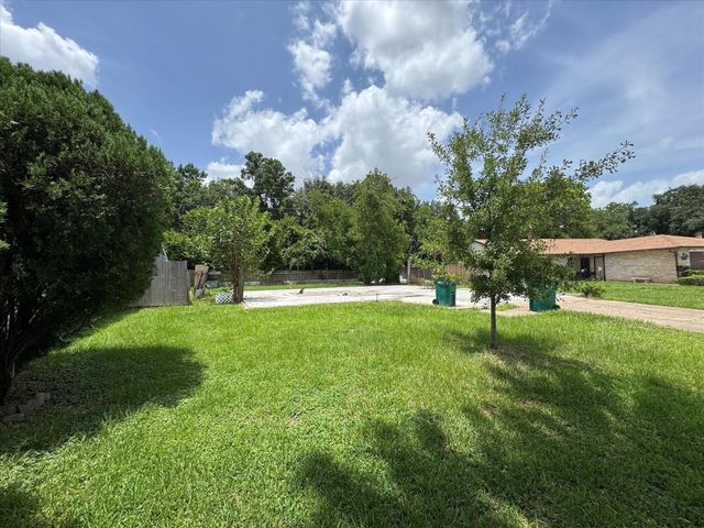 8715 Victoria Forest Drive, Houston, TX 77088