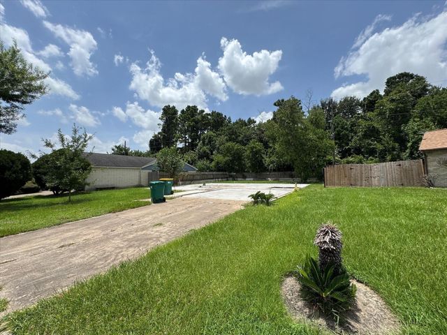 8715 Victoria Forest Drive, Houston, TX 77088