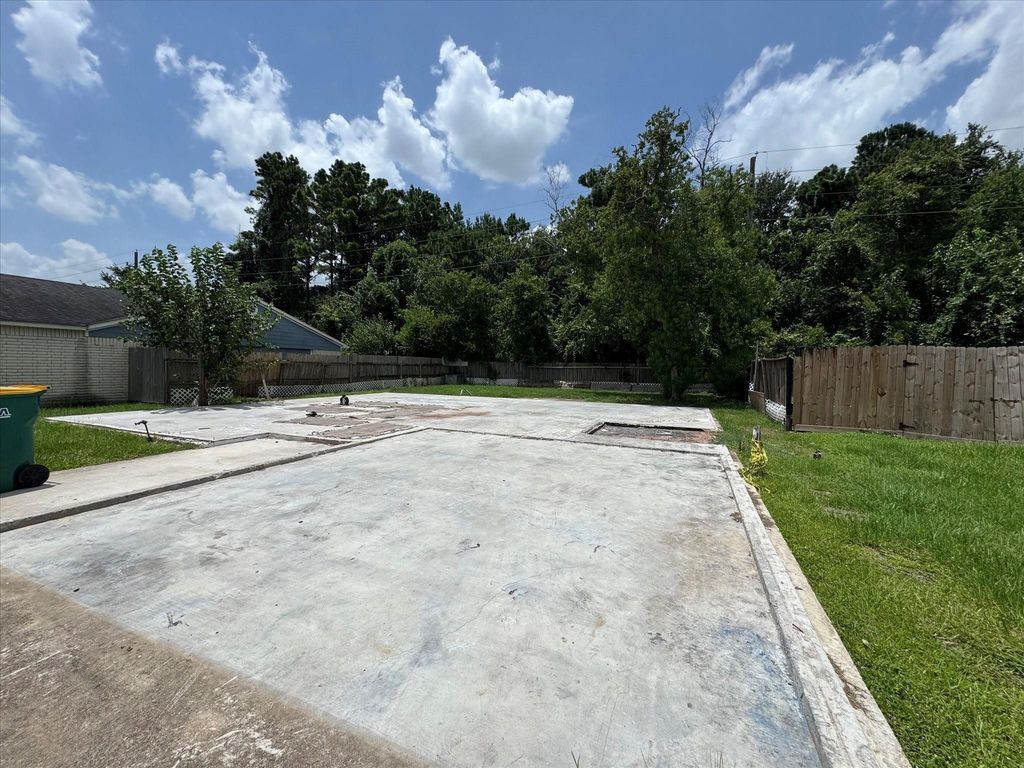 8715 Victoria Forest Drive, Houston, TX 77088